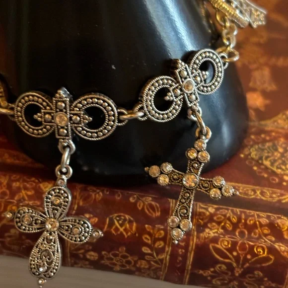 Silver tone Cross bracelet 8” - Picture 2 of 7